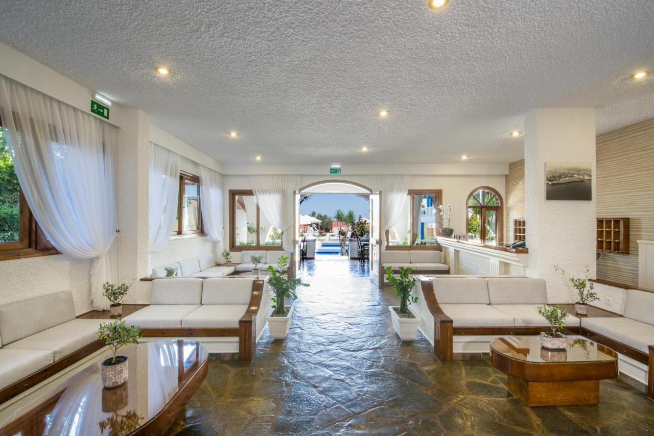 弗里亚公寓酒店 Agia Marina 外观 照片