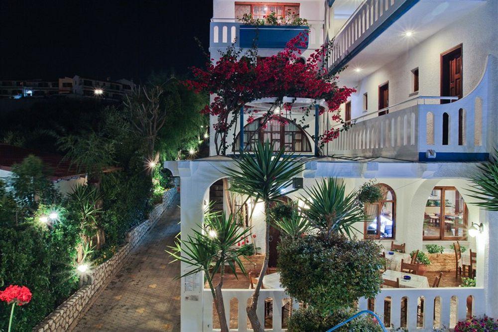 弗里亚公寓酒店 Agia Marina 外观 照片
