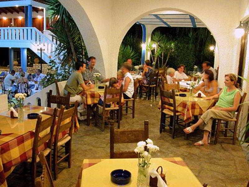 弗里亚公寓酒店 Agia Marina 餐厅 照片