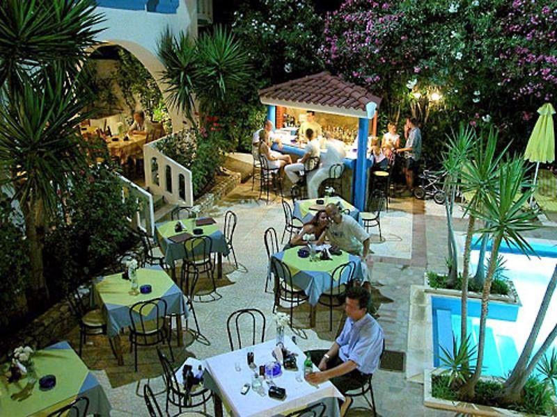 弗里亚公寓酒店 Agia Marina 外观 照片